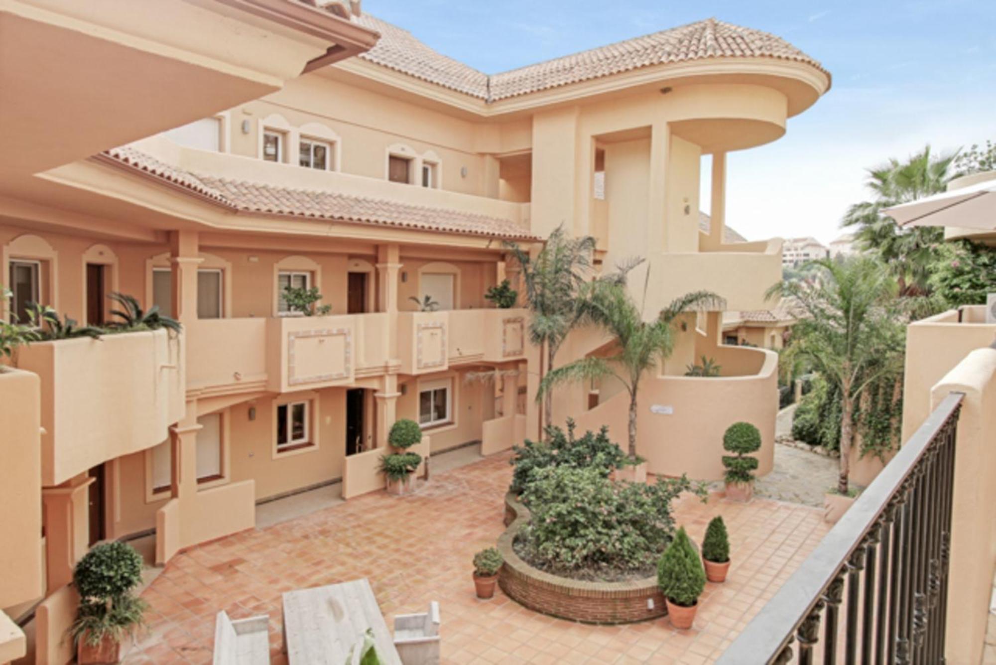 Aloha Hill Club Lluxury 5 Star Golf Resort Near Puerto Banus And Marbella Bagian luar foto